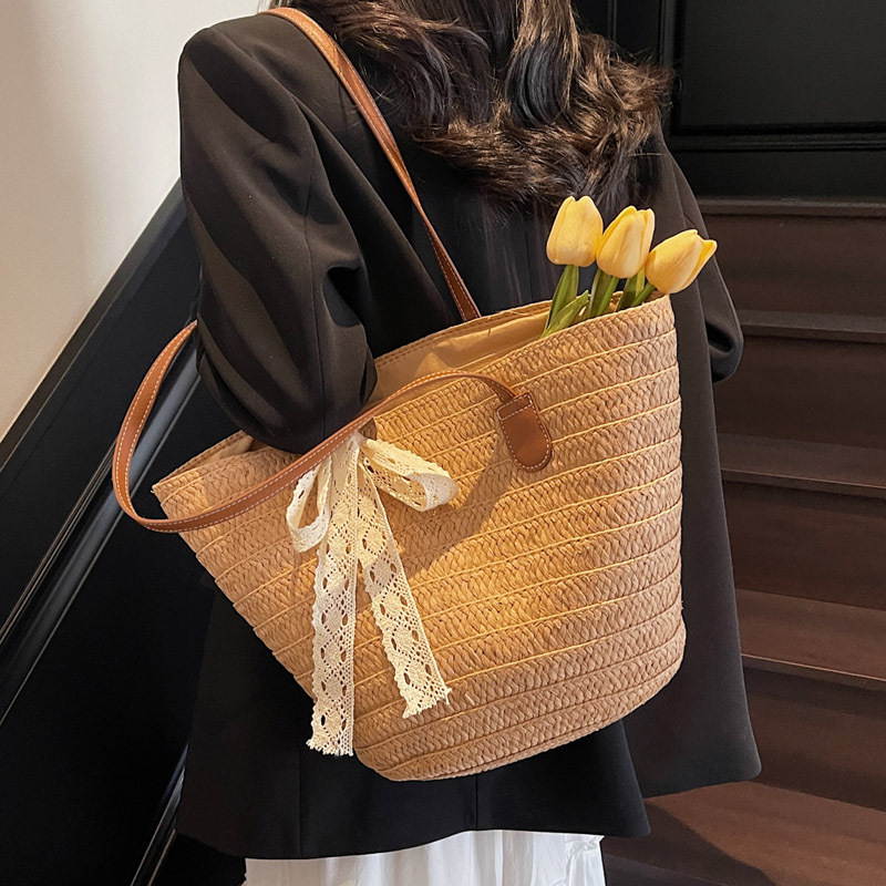 Summer handbag for women, seaside tote bag, large-capacity woven single-shoulder bag, rattan woven straw bag, bucket bag for moisture Specification drawing