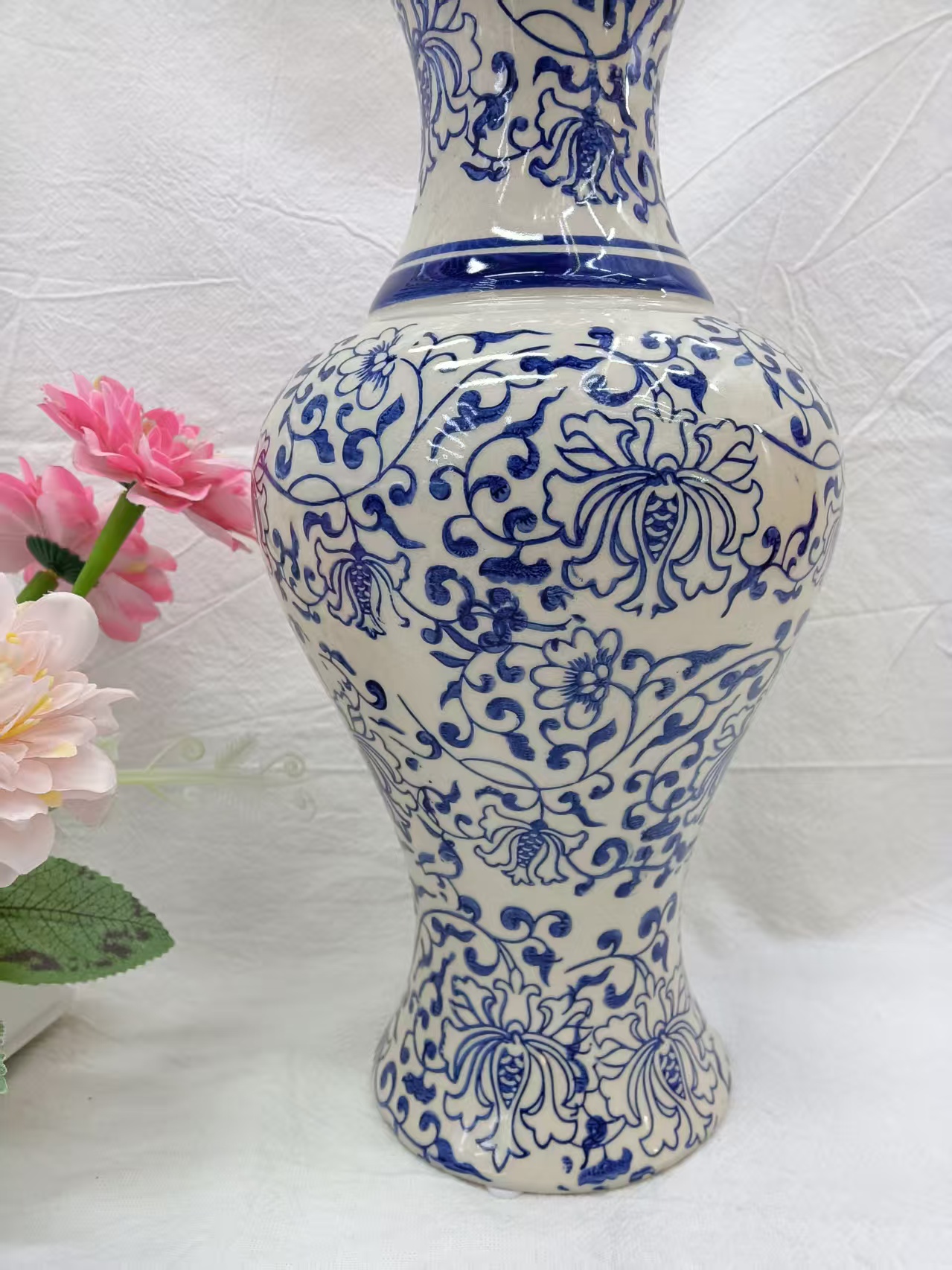 National trend ceramic vase decoration home decoration art, blue and white porcelain small and simple design floral arrangement vase Specification image