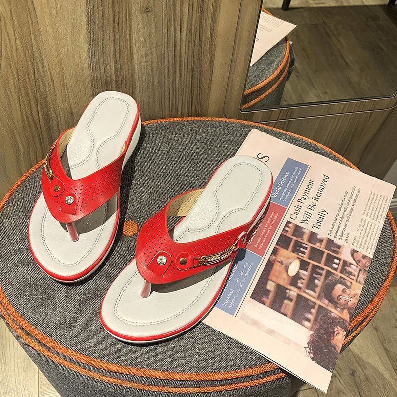 Summer 2021 export plus-size women's shoes Amazon cross-border toe wedge heel European and American metal buckle beach sandals details Picture