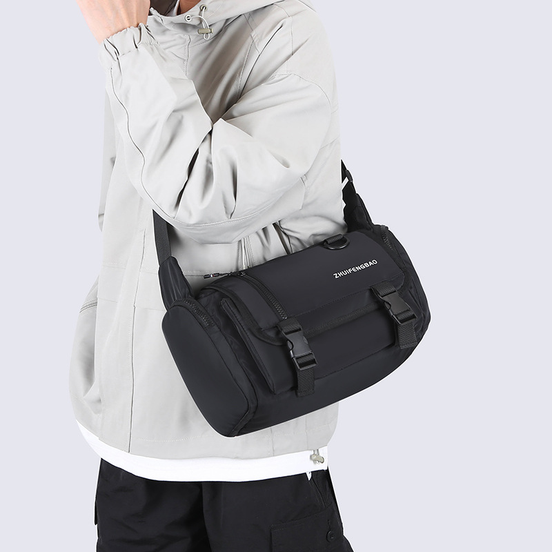 2024 New stylish and versatile men's large-capacity crossbody bag, Japanese-style simple functional single-shoulder bag, casual messenger bag details Picture
