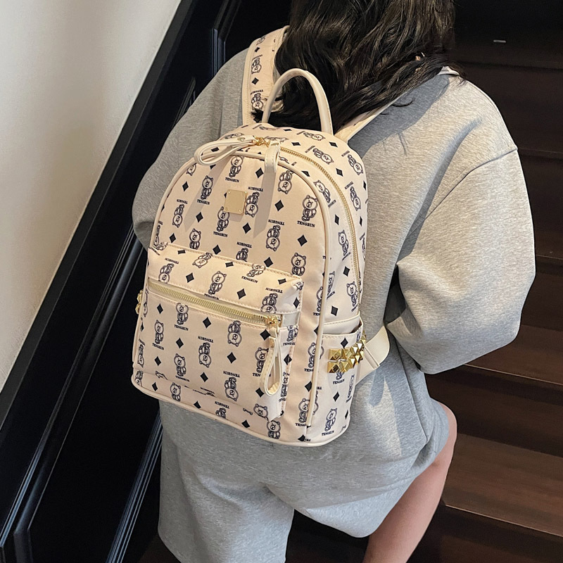 A cute little bear backpack for female college students in 2025, a new fashionable and trendy backpack with a large capacity Specification drawing