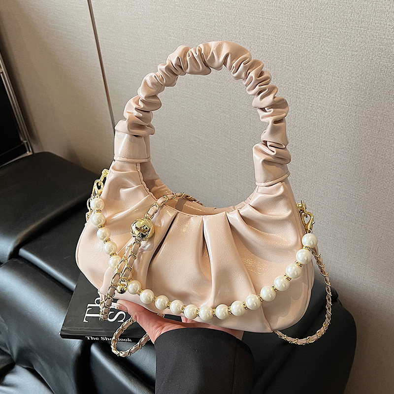 High-end pleated cloud bag Women's 2025 new style fashionable pearl hand-held shoulder bag chain versatile crossbody bag Application Scenario