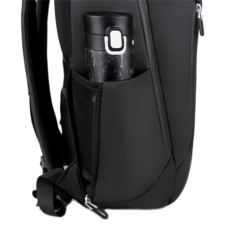 Gaming computer backpack for men, 17-inch leather film laptop bag, large-capacity travel backpack, college student schoolbag Application Scenario