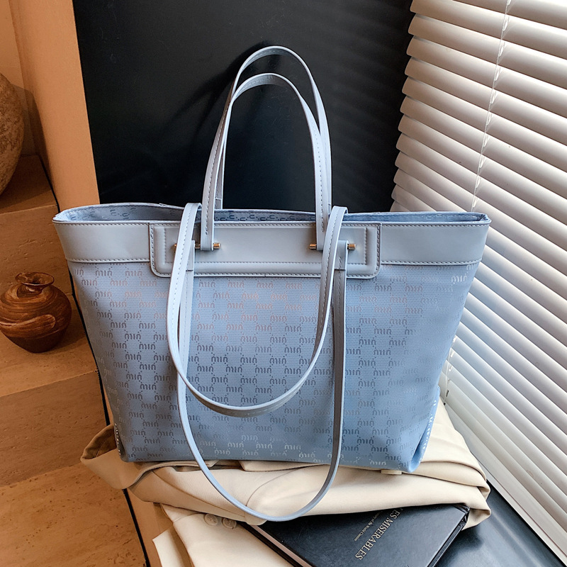 Fashionable large-capacity hand-held commuter underarm bag for women, 2025 new style simple tote bag, high-end quality single-shoulder bag full figure