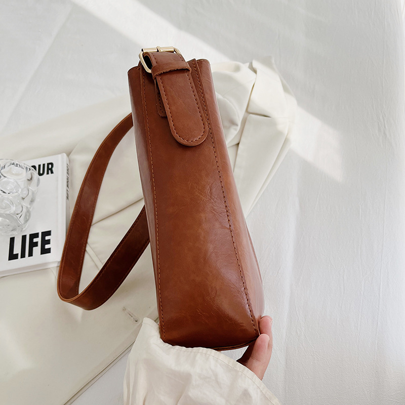 New fashionable and versatile women's single-shoulder bag and women's bag, a best-selling large-capacity bucket bun for European and American foreign trade Specification drawing