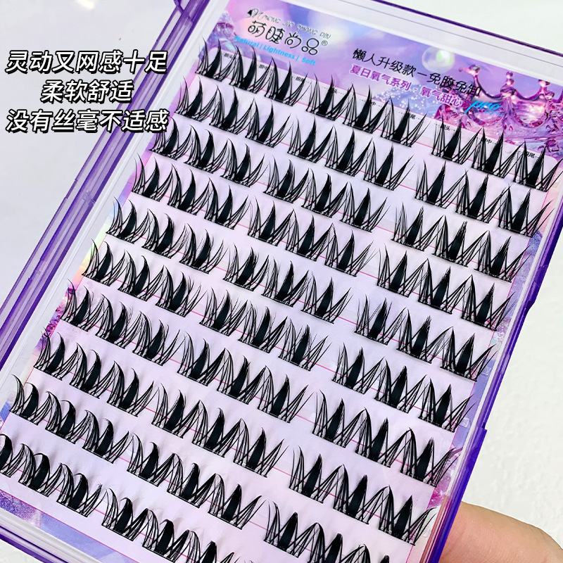 10 rows of self-adhesive thick Daisy false eyelashes without glue or removal, single cluster segmented style, lazy person's photogenic comic eyelashes Application Scenario
