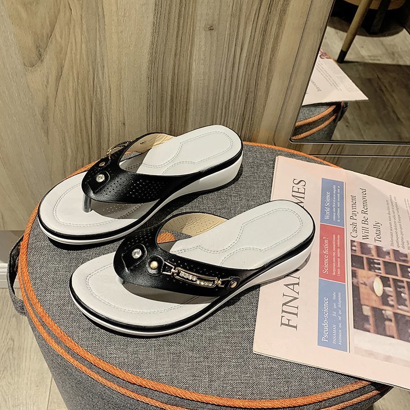Summer 2021 export plus-size women's shoes Amazon cross-border toe wedge heel European and American metal buckle beach sandals Specification drawing
