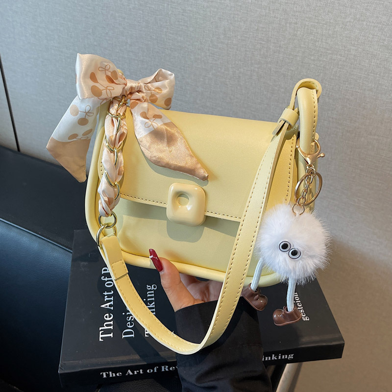 High-end and stylish small bag for women, 2025 new style, super popular single-shoulder underarm bag, summer versatile crossbody bag full figure