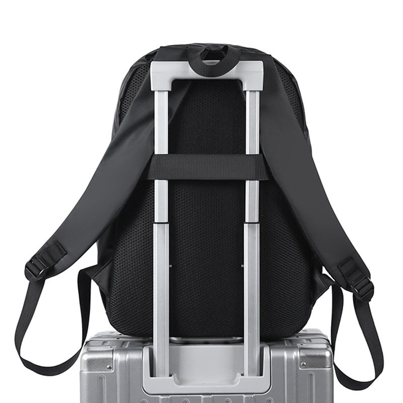 Cross-border men's multi-functional detachable commuting men's backpack, fashionable Korean version large-capacity lightweight computer backpack Application Scenario