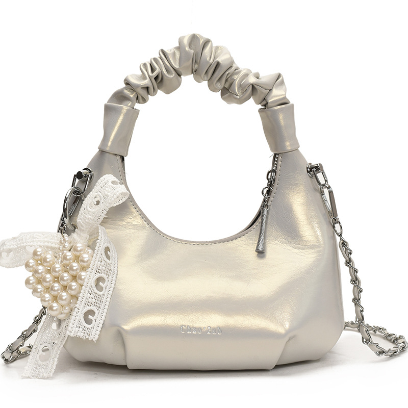 Korean-style fashionable and versatile pleated hand-carry commuter cloud bag for women, new summer 2025, simple crossbody dumpling bag Item Picture