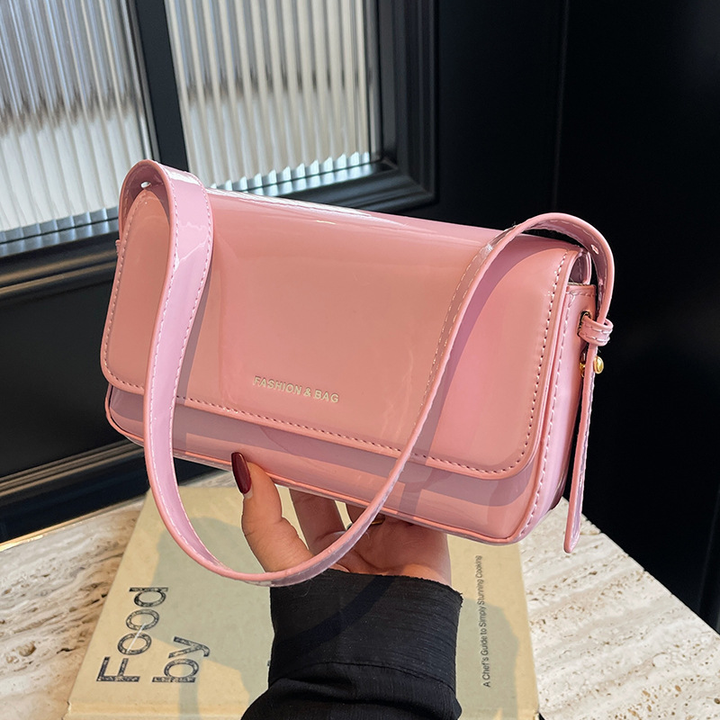 Silver high-end underarm bag for women 2025 new niche design handbag, a fashionable bestseller single-shoulder small square bag Specification drawing