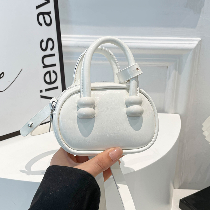 2025 New European and American retro handbag, mini pillow bag for women, fashionable crossbody bag, summer lipstick bag for women full figure