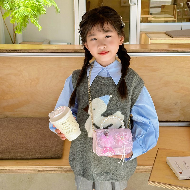 Children's pearl handbag 2024 New style Children's bag, girls' crossbody bag, princess accessory bag, little Chanel-style bag Application Scenario