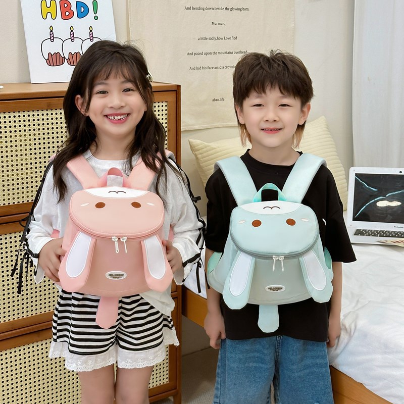 New cartoon boys' and girls' cute rabbit schoolbags, super cute girls' backpacks, children's double-shoulder backpacks full figure