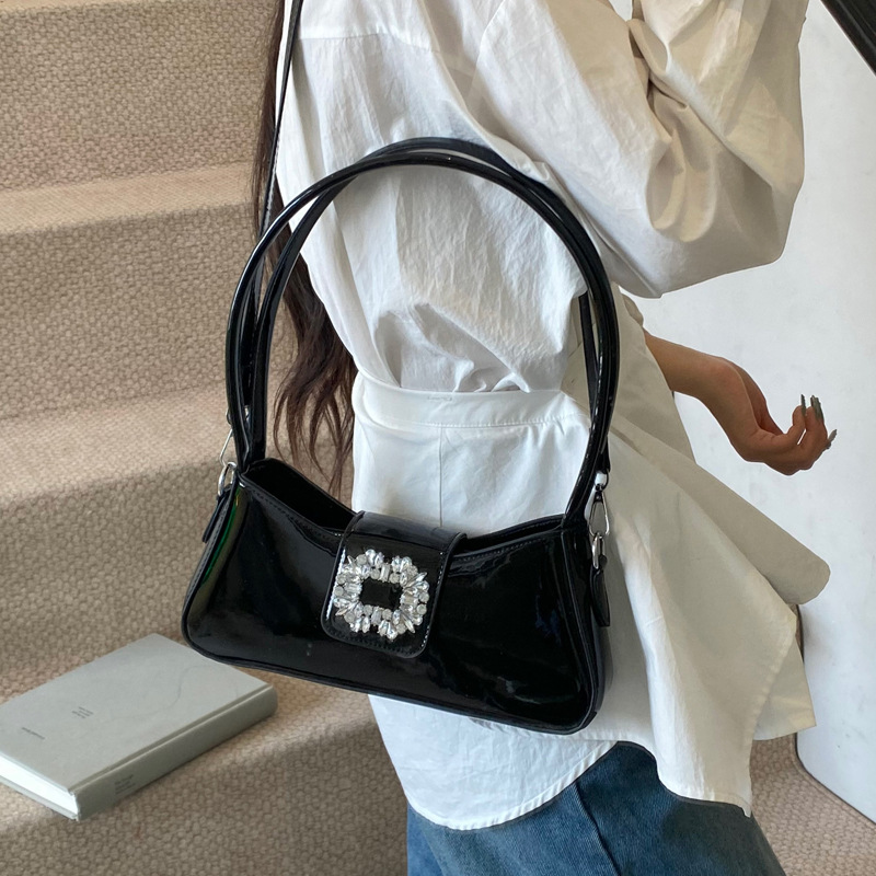 Korean style fashionable underarm bag for women 2025 New summer fashion niche baguette bag, individualistic and trendy single-shoulder crossbody bag details Picture