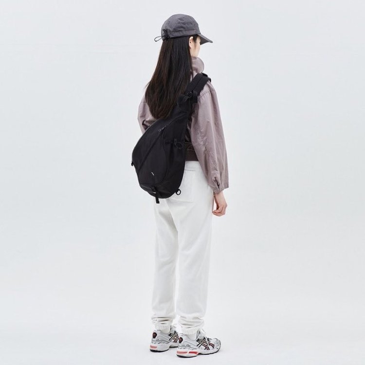 Workwear crossbody bag, men's trendy nylon sportswear casual bag, solid color single-shoulder bag for students, men's functional crossbody backpack details Picture