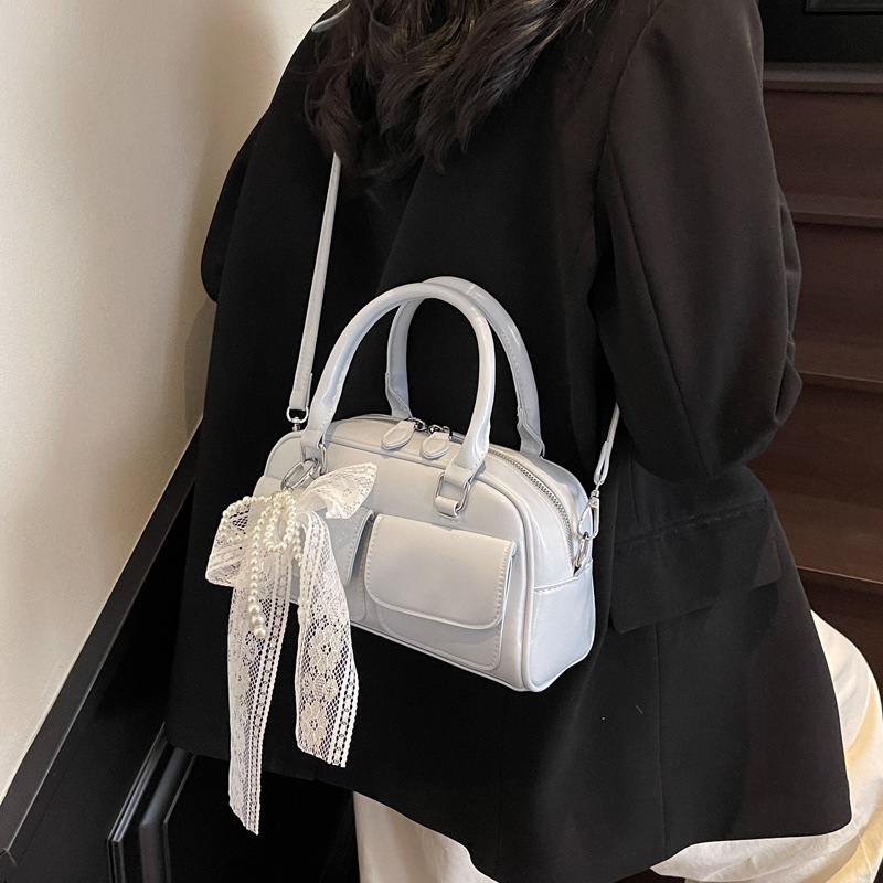 Multi-pocket trendy and retro saddle bag for women, a new Spring/Summer 2025 casual, simple and versatile handbag Specification drawing