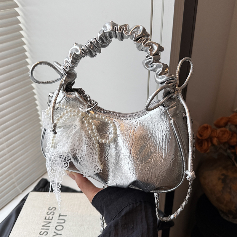 In summer, pleated chain cloud bags and crossbody bags are popular. The new 2025 trendy and stylish shoulder bags for women full figure