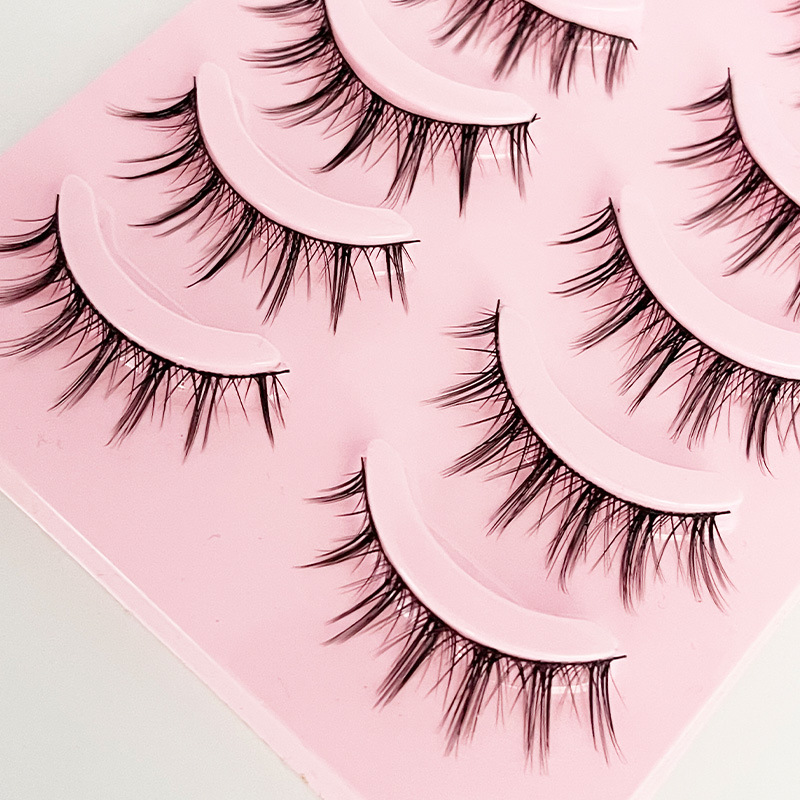 Sakurai's Little Devil Comic 009: Supernatural simulation of false eyelashes, a single piece of fairy eyelashes for beginners Application Scenario