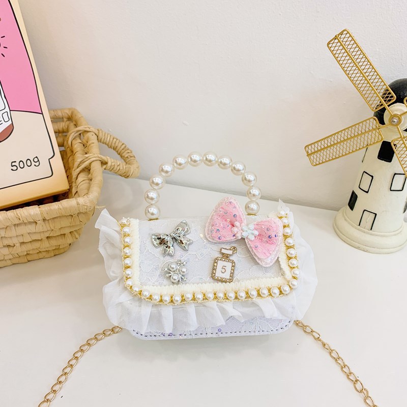 New children's bags: Cute girls' crossbody bag, lace, stylish princess accessory bag, Chanel-style pearl chain bag details Picture