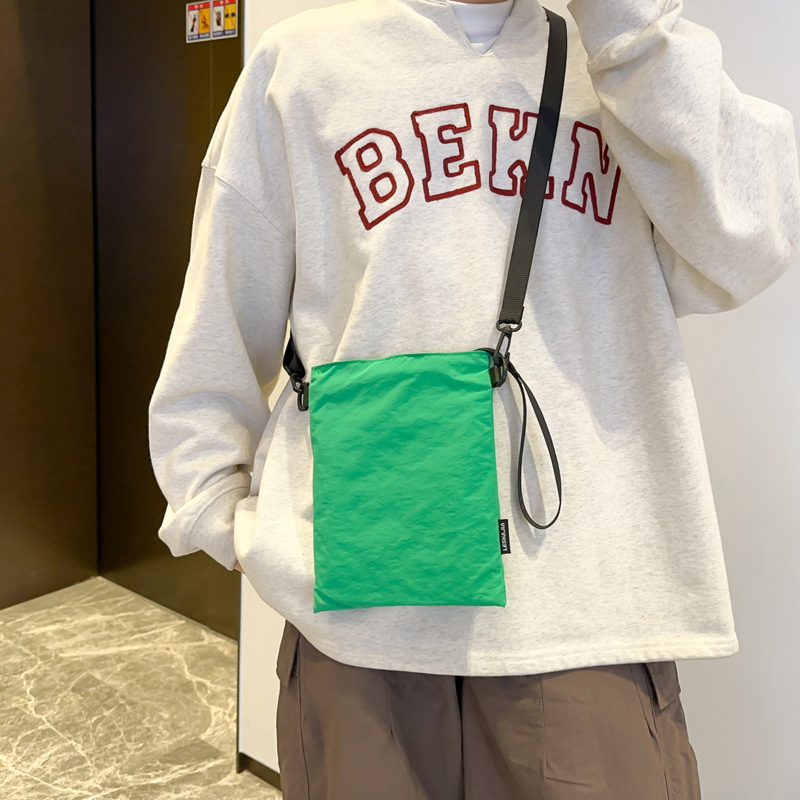 The 2025 summer new stylish, simple and individual small square bag is a trendy and casual single-shoulder crossbody bag for women Specification drawing