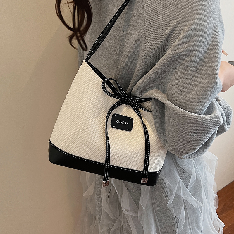 Simple and large-capacity tote bag for women 2025 new style in a two-color Korean-style casual underarm bag with a bow, fashionable and sweet Specification drawing