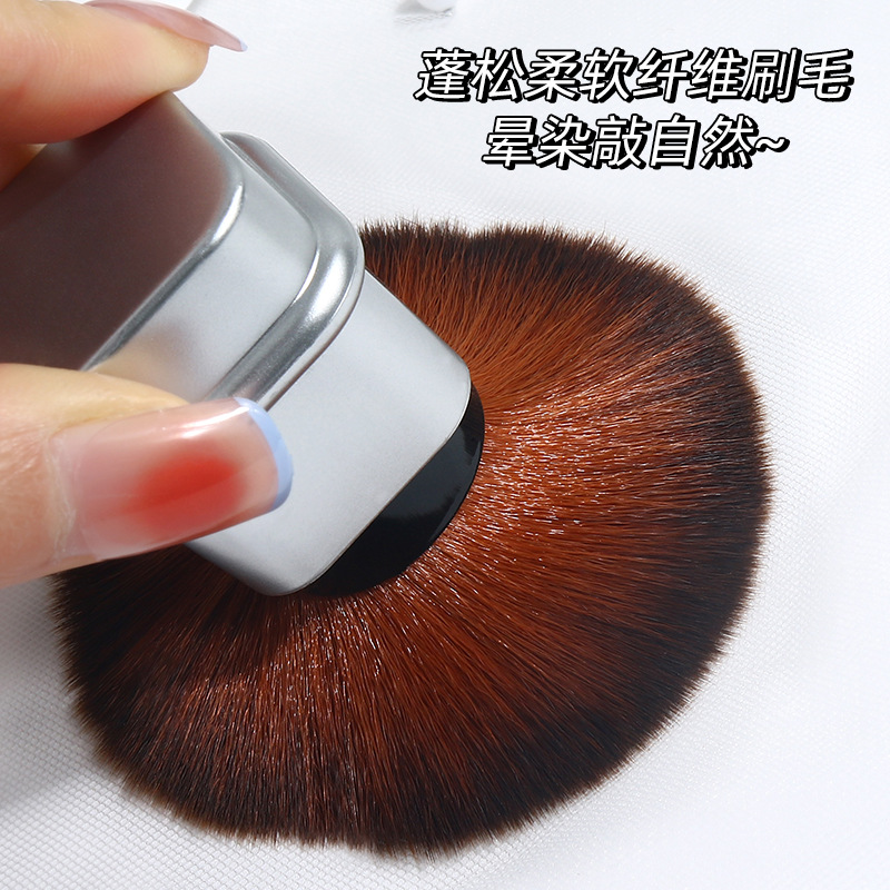 Retractable blush brush, loose powder, loose powder, large soft-bristled setting brush, makeup brush with cover, portable multi-functional beauty tool Specification drawing