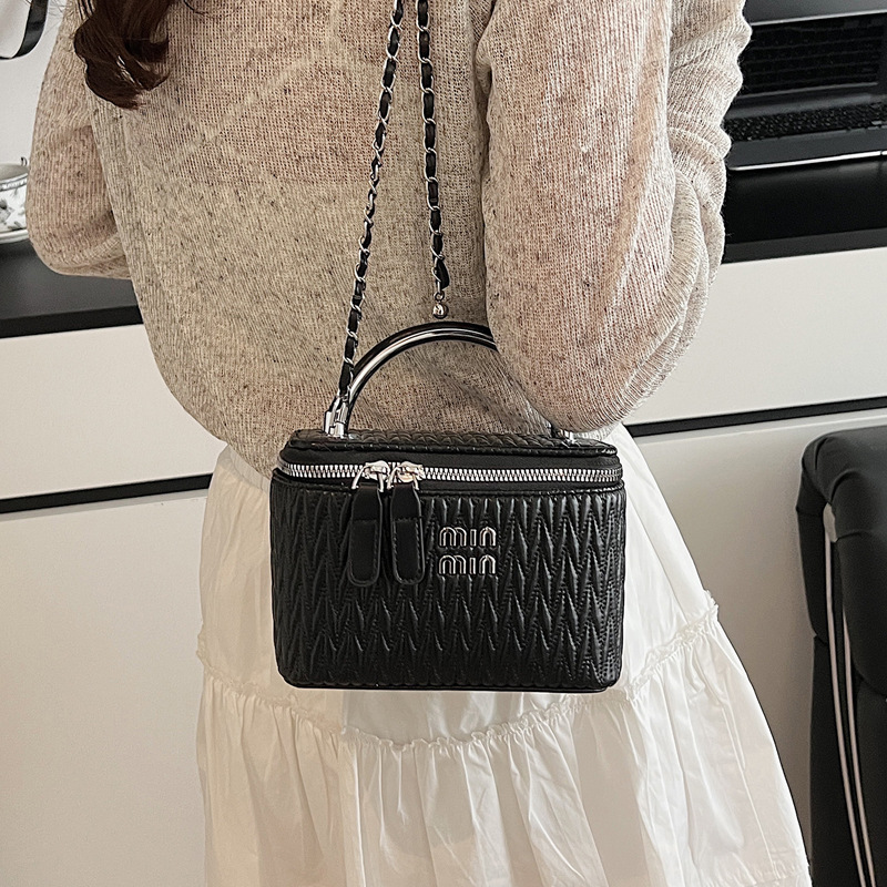 Soft surface pleated bucket bag for women, 2025 new style hand-held hard shell cosmetic box bag, crossbody single-shoulder mobile phone bag details Picture
