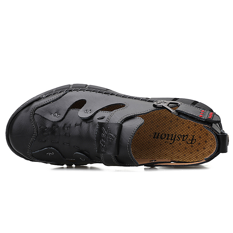 Cross-border genuine leather men's breathable large size 50 sandals, men's 49 massage sole, foreign trade cowhide beach shoes, casual men's slippers Application Scenario