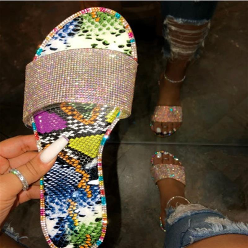 In the summer of 2021, cross-border bestsellers are popular women's shoes: diamond snake-patterned large-sized sandals, multi-color flat one-shoulder flip-flops for women Specification drawing