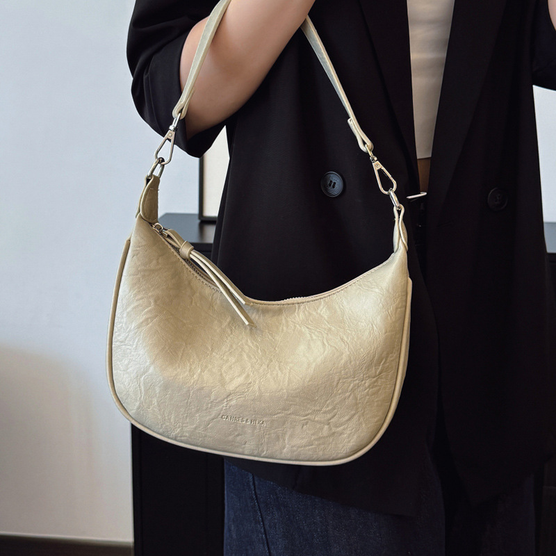 Niche design, versatile and stylish dumpling bag 2025 New style women's single-shoulder bag, casual and lightweight, internet-famous crossbody bag Application Scenario