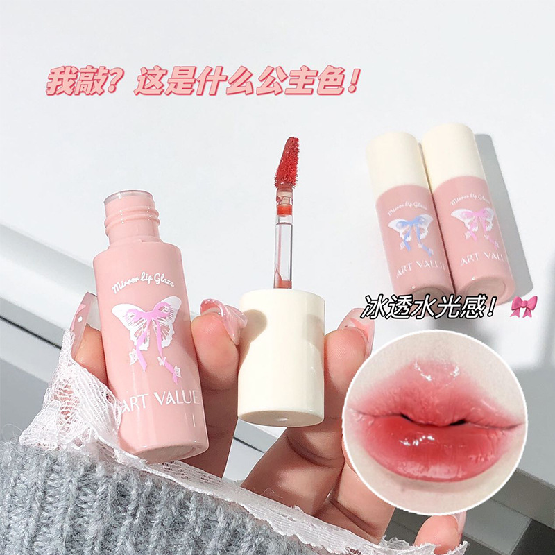 The new Butterfly Contract Mirror Lip Gloss from Art Value is available in the beauty store with six clear and transparent colors details Picture