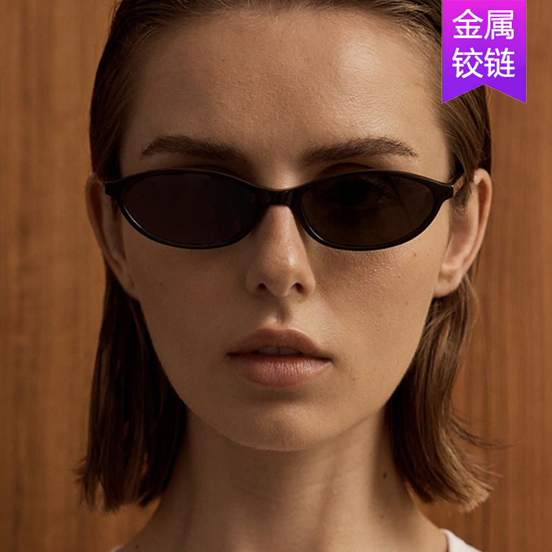 The 2024 new style of cross-border oval small-frame sunglasses from Europe and America is fashionable, trendy, high-end and personalized details Picture