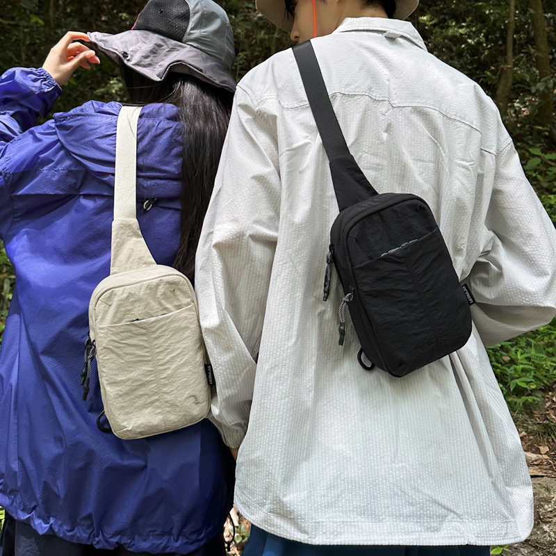 Single-shoulder chest bag for men, 2025 summer Korean-style casual phone bag, ins coin purse, cycling and mountain climbing sports small bag for men Application Scenario