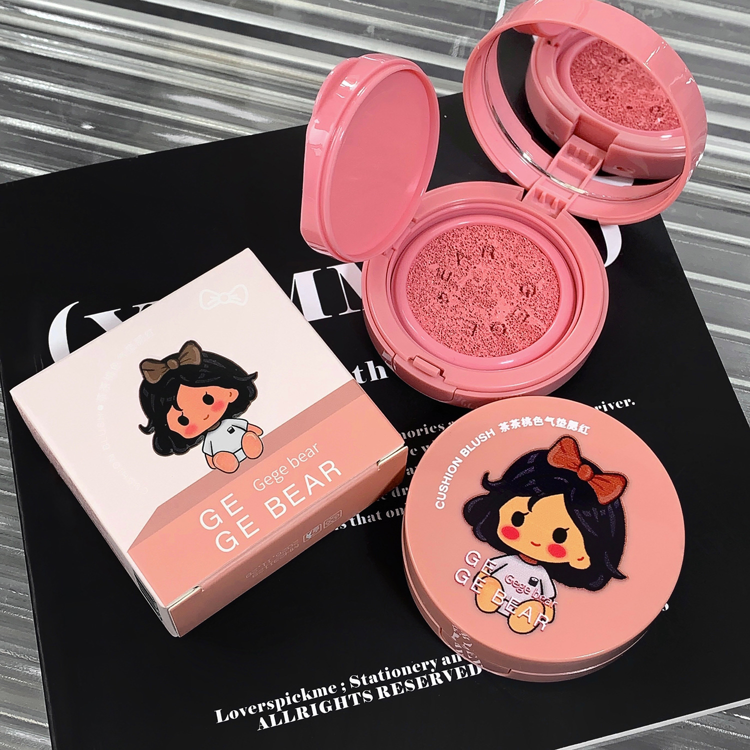 Gege bear, also known as "Gogo Little Bear", has a pink cushion blush that exudes a natural and girlish charm, making the skin look fair and not sticky details Picture