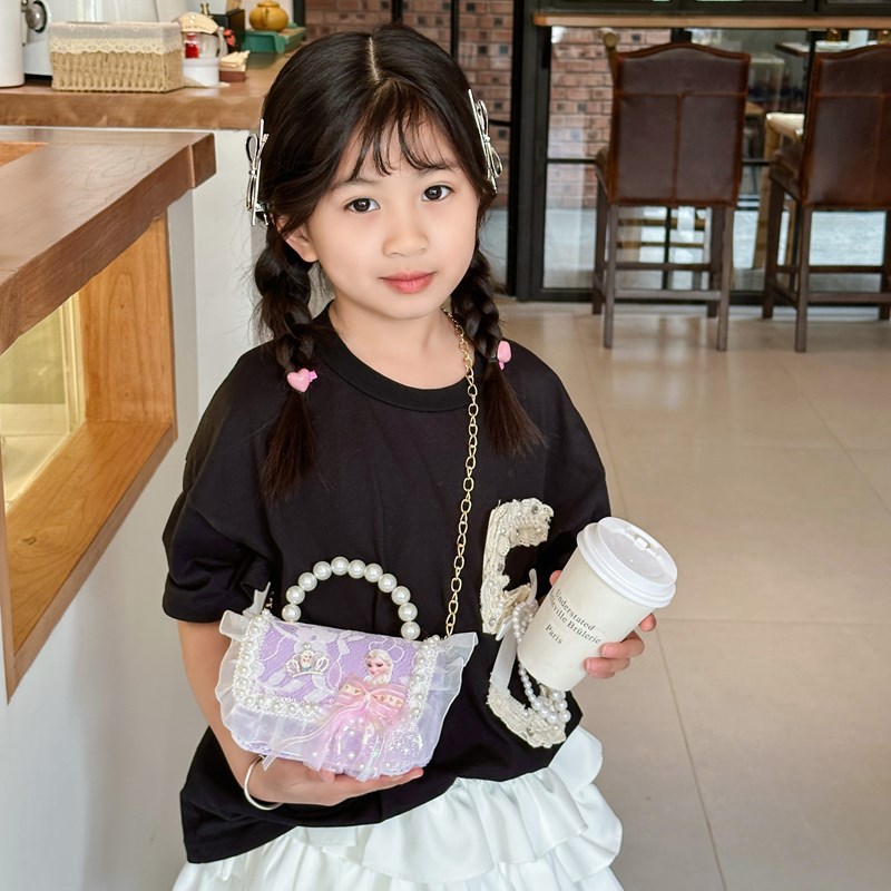 New fashionable children's small square bag, stylish princess handbag, girls' flower chain bag, single-shoulder crossbody bag for going out details Picture