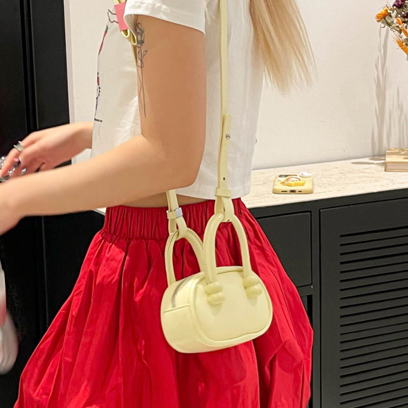 2025 New European and American retro handbag, mini pillow bag for women, fashionable crossbody bag, summer lipstick bag for women details Picture