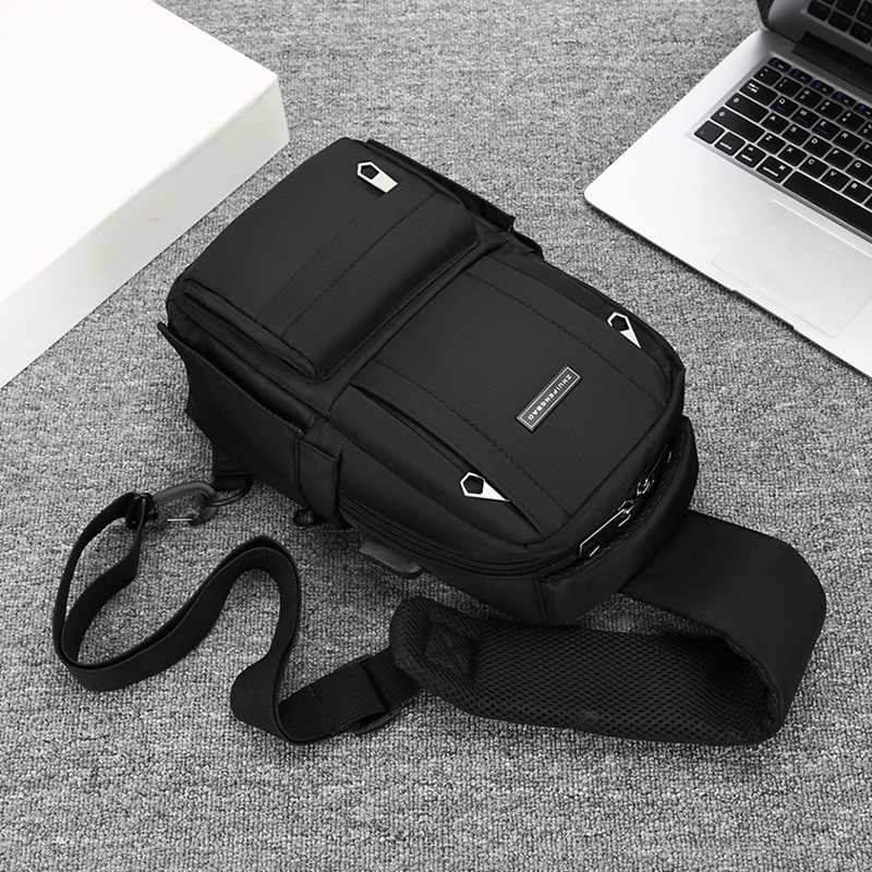 2024 New men's chest bag, trendy casual single-shoulder bag, cross-border water-resistant crossbody bag, USB rechargeable men's bag Specification drawing
