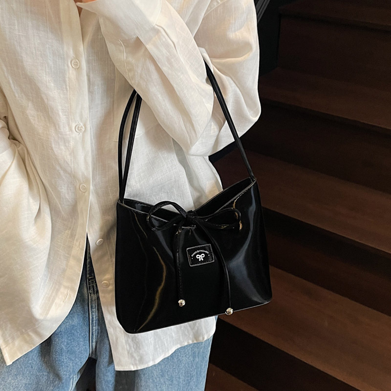 Women's fashion bucket bag 2025 new retro handbag, bow single-shoulder bag, solid color versatile underarm bag Specification drawing