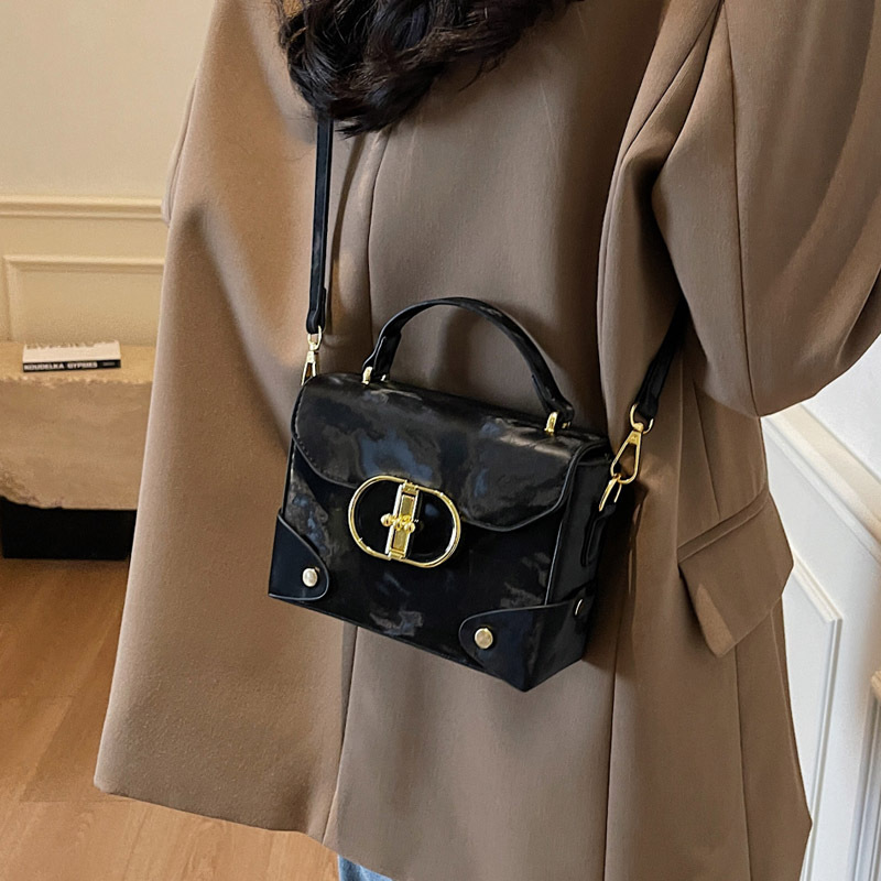 Fashionable and trendy small bag 2025 new women's bag, summer casual and simple crossbody bag, hand-held texture small square bag Specification drawing