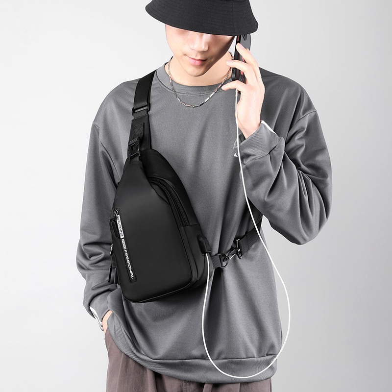 New business commuting lightweight single-shoulder bag, nylon hand-held men's crossbody bag, simple and casual chest bag, one-piece consignment Specification drawing