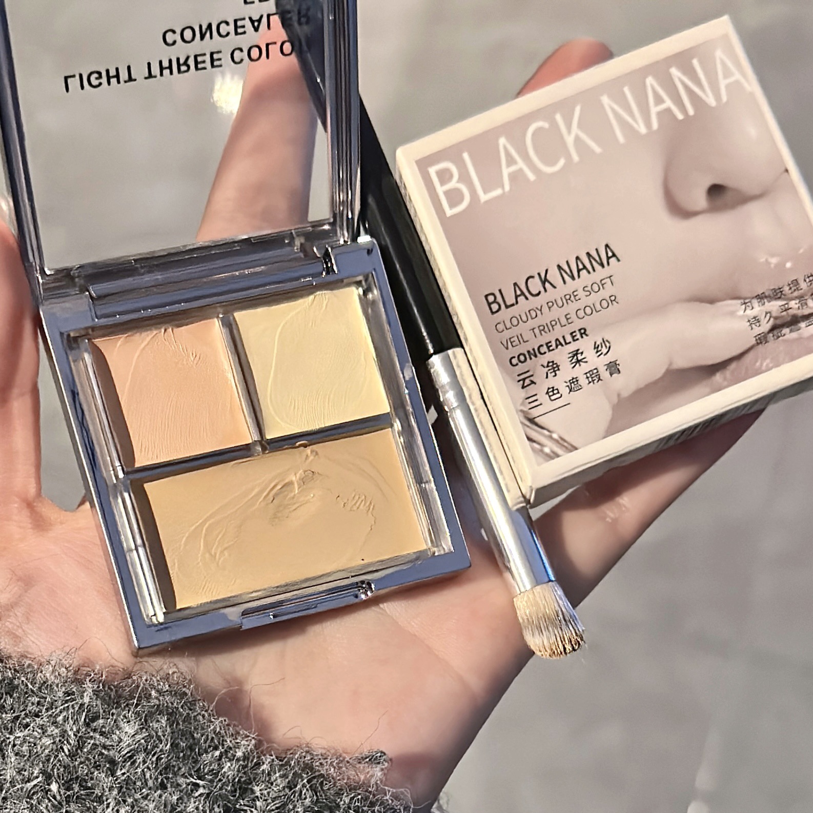BLACK NANA Cloud Cleansing Soft Gauze Three-color Concealer brightens and enhances natural makeup. Affordable cross-border wholesale for girls details Picture