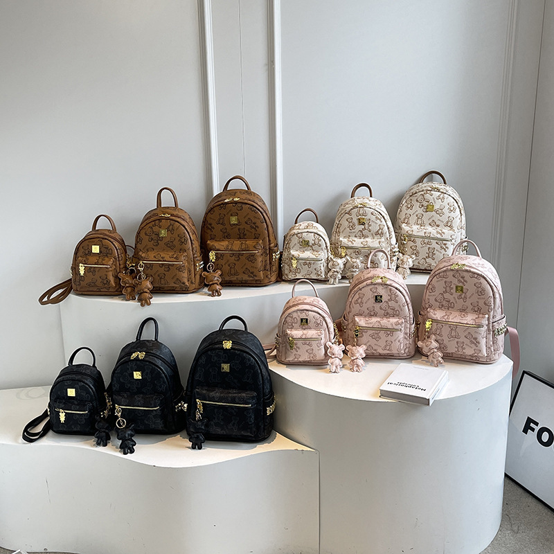 The 2024 new school-style backpack for women is a versatile and casual backpack in various sizes for travel and commuting Specification drawing