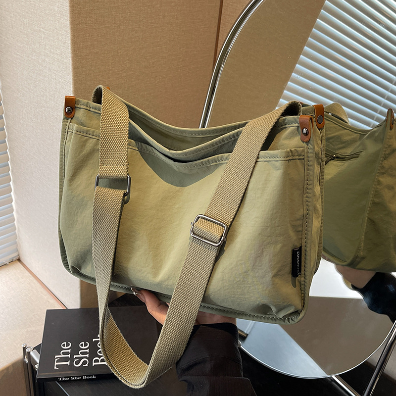 Canvas bag for women, large capacity, new Spring/Summer 2025, simple and versatile, single-shoulder crossbody bag, casual tote bag for school full figure