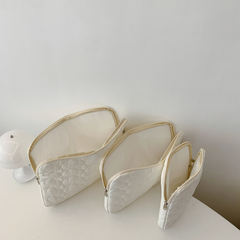 Cross-border Korean cute cloud embroidery ipad tablet bag trend 11/13/15-inch notebook inner liner bag Specification drawing