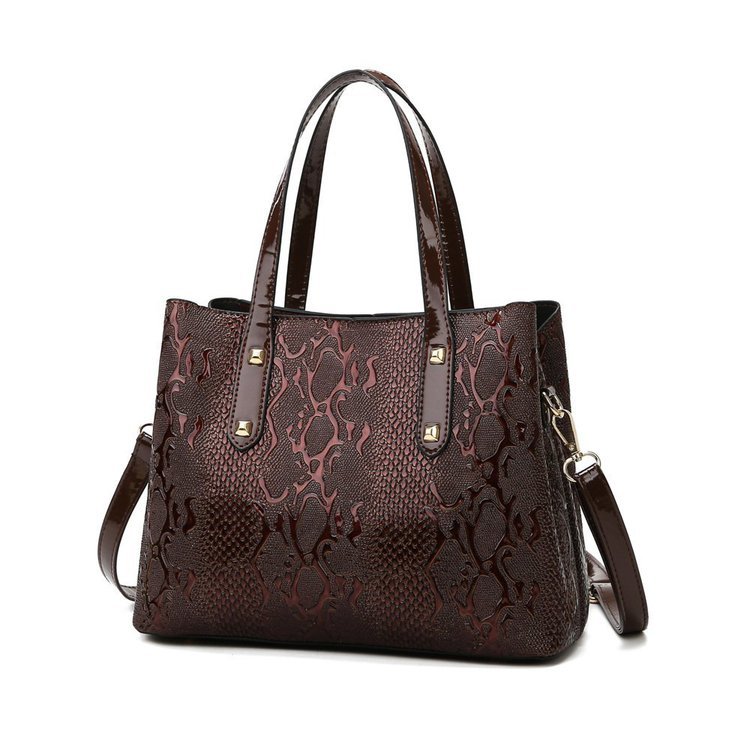2021 New style European and American handbags for women's cross-border trade, snake-patterned single-shoulder bags, trendy crossbody bags, one-piece global delivery Item Picture