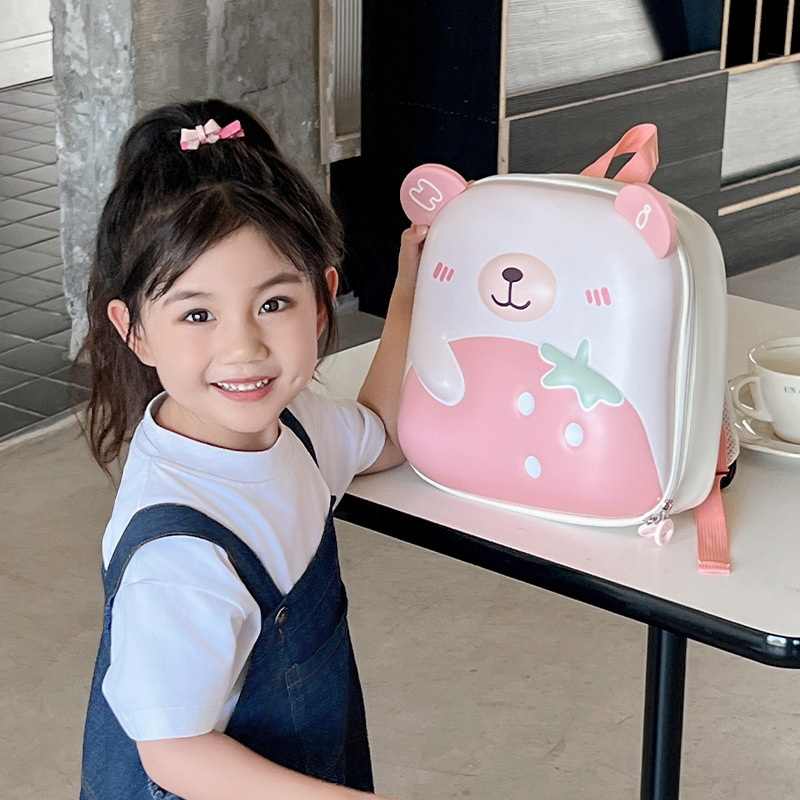 A new large-capacity, cute cartoon bear backpack for children in kindergartens, a casual and fashionable backpack for going out and playing Specification drawing