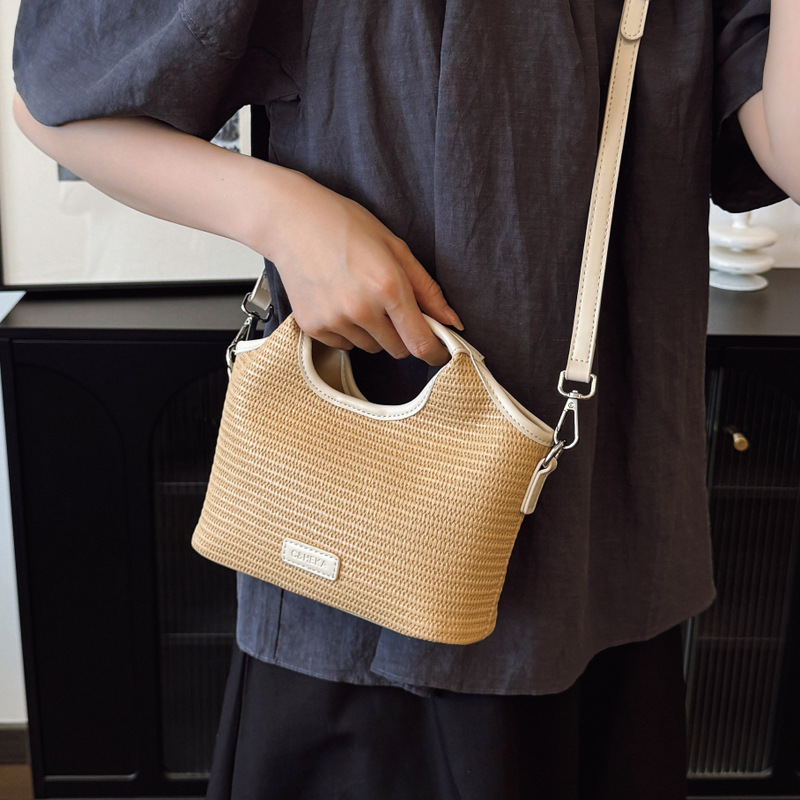 Fashionable bucket bag for women 2025 Summer new style work and commuting patchwork woven bag, simple and casual single-shoulder small bag, trendy Application Scenario