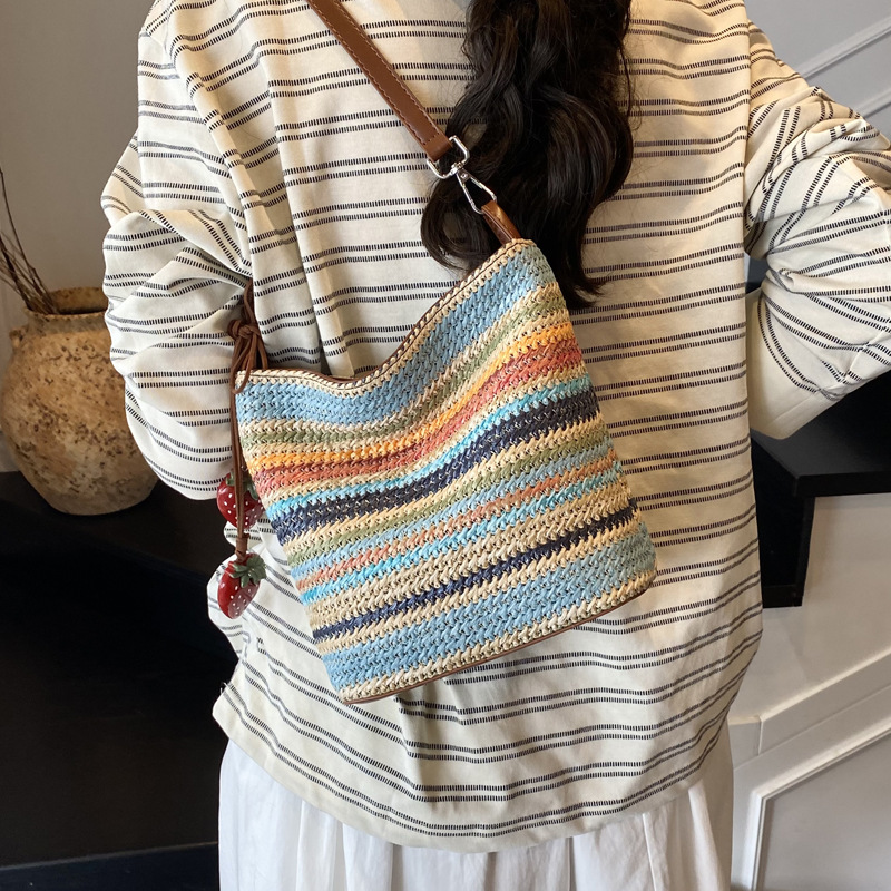 Handmade woven bag for women, 2025 new style straw woven bag, versatile shoulder bag, seaside vacation crossbody bag, bucket bag details Picture