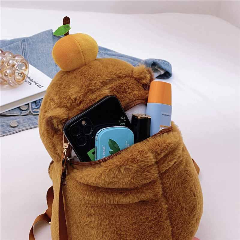 2024 New Capibara single-shoulder bag, cute Capybara bag, plush toy schoolbag, and personalized plush toy bag Application Scenario